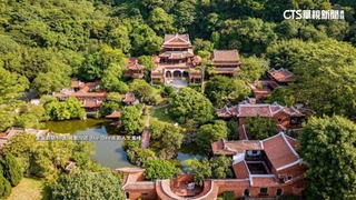 嚴加戒備！薄瓜瓜明天辦婚宴　警車飯店外巡守