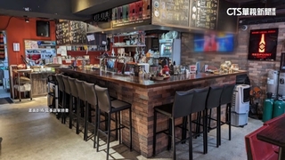 客怨加低消看球賽被關電視　店家：入座前同意9點打烊