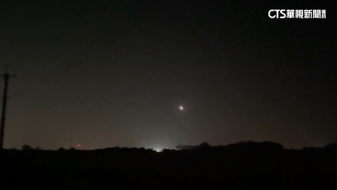 F16升空! 4架戰機伴飛迎台灣棒球英雄返國