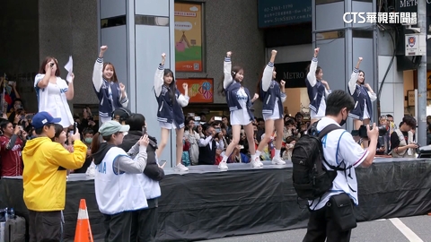 18人啦啦隊應援! 帶動唱「台灣尚勇」粉絲嗨翻