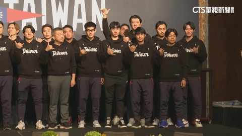 展現凝聚力! 台灣英雄餐會全員穿「Taiwan」 帽T掀熱潮