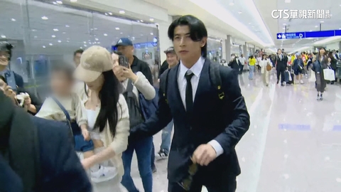 迎英雄歸國! 網轟「桃機動線亂」 陳傑憲護妻小罕動怒