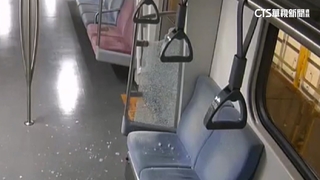 疑熱脹冷縮！　台鐵區間列車玻璃突爆裂.碎片噴飛