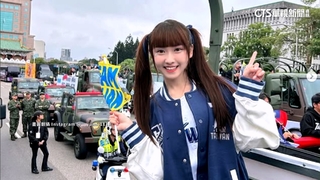 英雄大遊行啦啦隊應援　雙馬尾小龍女「璦昀」掀熱議