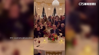 出席川普感恩節晚宴　馬斯克手舞足蹈畫面曝