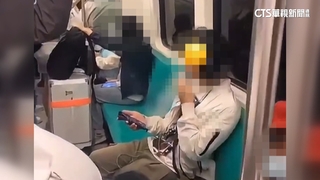 扯！　男車廂內抽菸眾人急掩口鼻　高捷：最高罰1萬