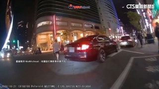 轎車違停斑馬線檢舉「不罰」？　警：片長未達3分鐘