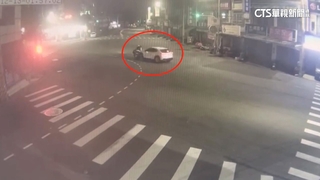 闖燈撞機車「男女驚捲車底」　22歲惡駕肇逃3小時