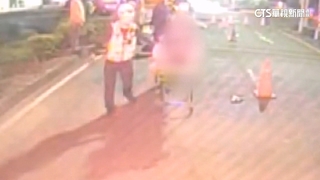 姑姑騎機車載2姪疑闖紅燈　遭聯結車撞飛2死1傷