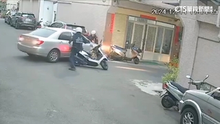 惡劣！　違規拒檢倒車撞警逃逸　警方以車追人