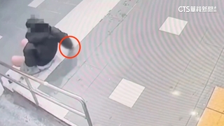 怪男凌晨持2利器出沒北車！　距離僅2公尺　女嚇壞