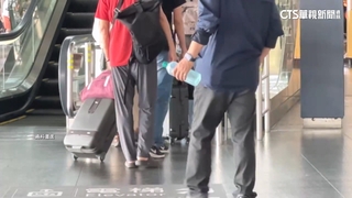 搭高鐵遭行李箱砸中　旅客摔傷脛骨裂開.關節錯位