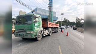 高雄仁武區死亡車禍！　18歲男自摔撞聯結車送醫不治