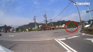 男除草遭脫落輪胎砸死　駕駛判刑6月.緩刑2年