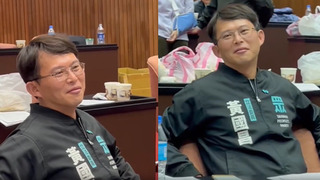 朝野立院衝突　黃國昌「滿臉笑容」在旁看　網酸：要當黨主席了