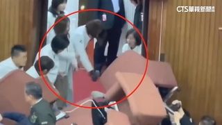 立院衝突！藍委陳菁徽控遭性騷　鍾佳濱：議事攻防