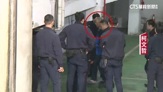 柯文哲案偵結起訴！　法警圍人牆.北檢外拒馬戒備