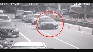 疑不滿被切車道！超車急煞害3車連環撞　孕婦傷