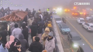 合歡山清晨僅2度！　湧追雪人潮違停多　警加強取締
