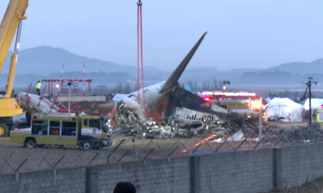 濟州航空空難前4分鐘　機長發「鳥擊」緊急求救訊號 | 華視新聞