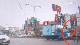 14歲少女違規橫跨車道　遭貨車撞飛鎖骨骨折又破相