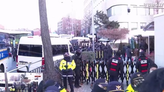 南韓檢警執行尹錫悅逮捕令　遭官邸內警護處人員阻攔