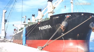 屏東外海貨船「火燒船」　海空吊掛4外籍船員1人送醫