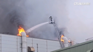 桃園觀音工業區先豐電子廠大火　濃煙飄住宅區