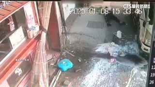 卸貨司機被撞！肇事駕駛疑恍神　衝撞貨車.波及4民宅