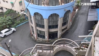 彷彿誤闖民宅！　民眾開車沿路彎進神祕社區