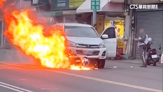 駕駛疑恍神逆向撞機車　推20米停下燒成火球