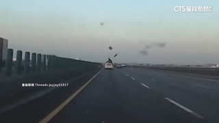 疑未綁緊上國道！散落物砸車　肇事貨車最重罰1.8萬