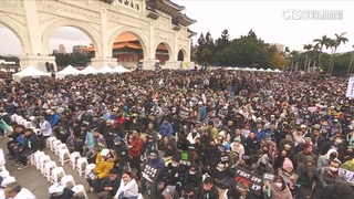 白集會見「罷免連署意向書」　藍青年擺攤欲罷綠委