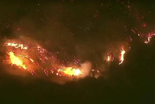 洛杉磯野火方向改變　當局新增疏散令範圍