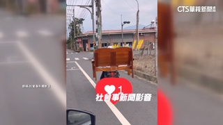 機車雙載「坐實木椅」　騎士危險上路已違規