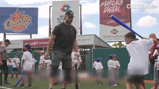 「怪力男」變鄰家大哥　Stanton遭小孩「靈魂拷問」