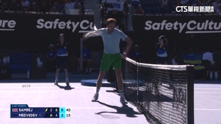 Medvedev首輪險「滑鐵盧」　失控怒砸攝影機