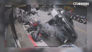 內湖8旬翁駕車暴衝撞18機車！　3輕傷.1騎士骨折