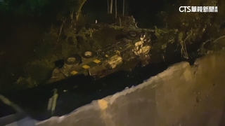 花蓮翻車意外！大貨車疑超車逆向　過彎剎不及翻落