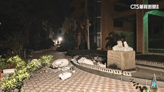 彰化地標大衛雕像震落砸毀　僅剩基座一雙腳掌