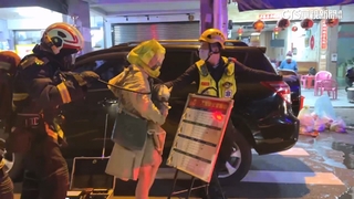 深夜火警！　台中民宅竄濃煙　3樓婦人一度受困
