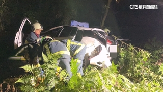 文化大學後山轎車滑落15米邊坡　3女受傷送醫