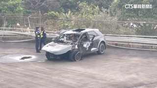 電商夫妻載6童返鄉遇劫　家屬悲傷回車內領遺物