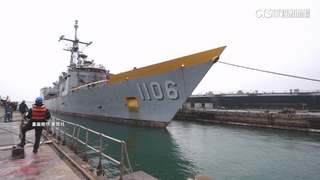 6年一次入塢大修！　海軍岳飛艦除鏽上漆工程曝光
