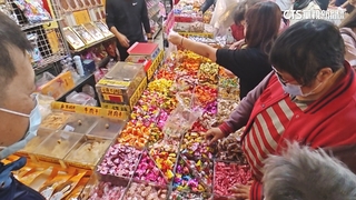 年街「同款糖果不同價」　業者：成本不同　客：可接受