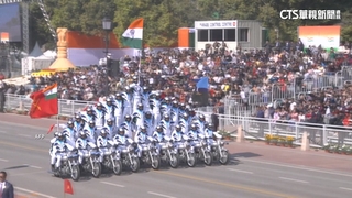 印度國慶新德里大閱兵　超狂機車疊羅漢再度上演！