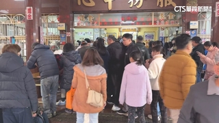 欠錢不欠過年！　紫南宮還金大排隊「借金4億還金7億」
