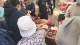 年貨大街當「免費Buffet」？　業者無奈：柔性勸導