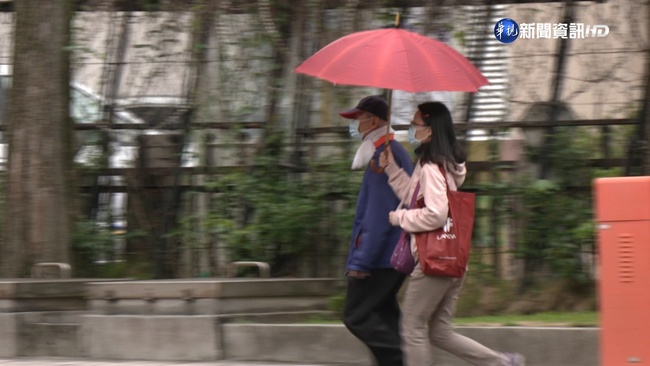 今強烈冷氣團南下！北台越晚越濕冷　週末有另波冷空氣 | 華視新聞