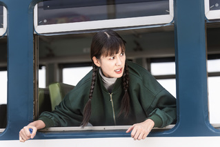 《火車來去》首播收視夯 網憶：「真懷念可以放鞭炮的日子」